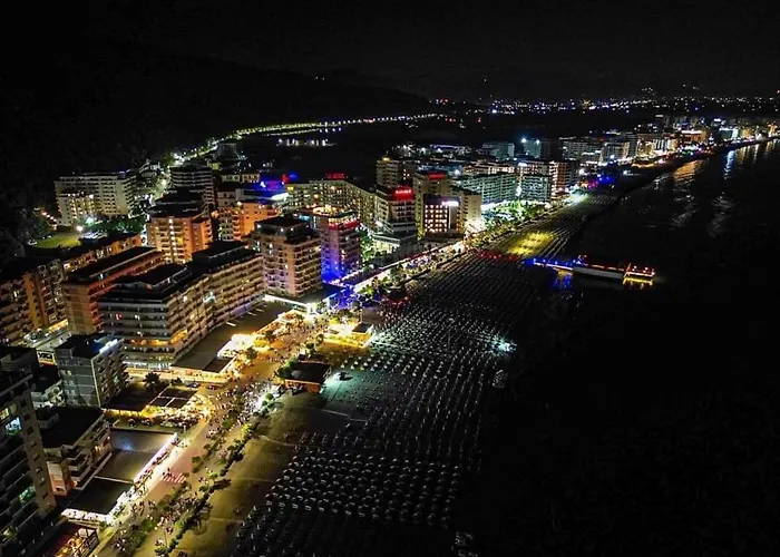 King's Apartment/sea View 아파트 Shëngjin