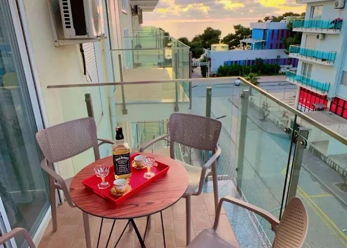 King's Apartment/sea View Apartment
